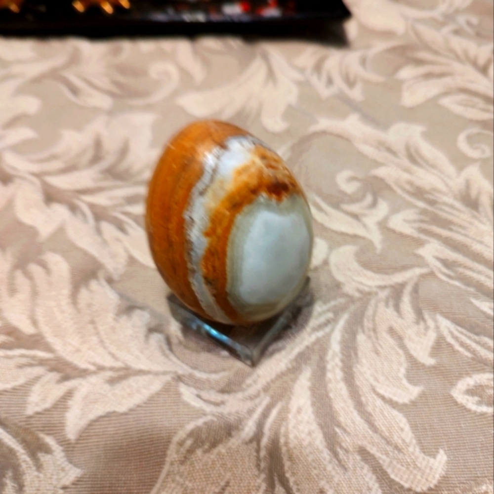 🥚Vintage Gorgeous (Reduced-Flawed) Decorative Polished Marble Egg with Stand - Picture 5 of 6